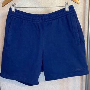 Adidas HumanRace Basic Shotrs
Size M
Navy Blue